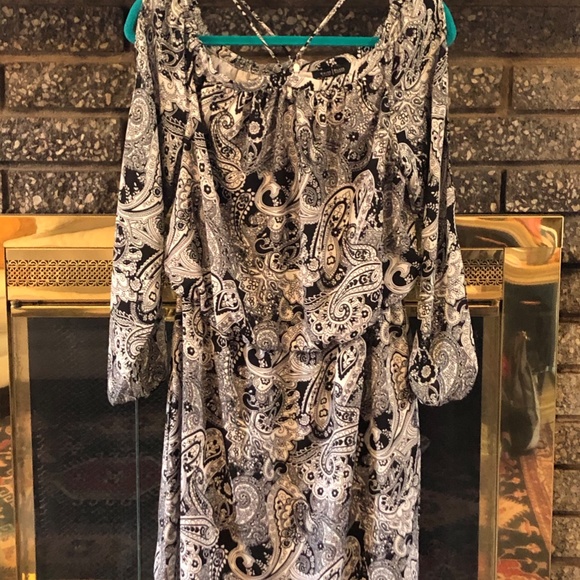 White House Black Market B/W paisley dress - Picture 3 of 3